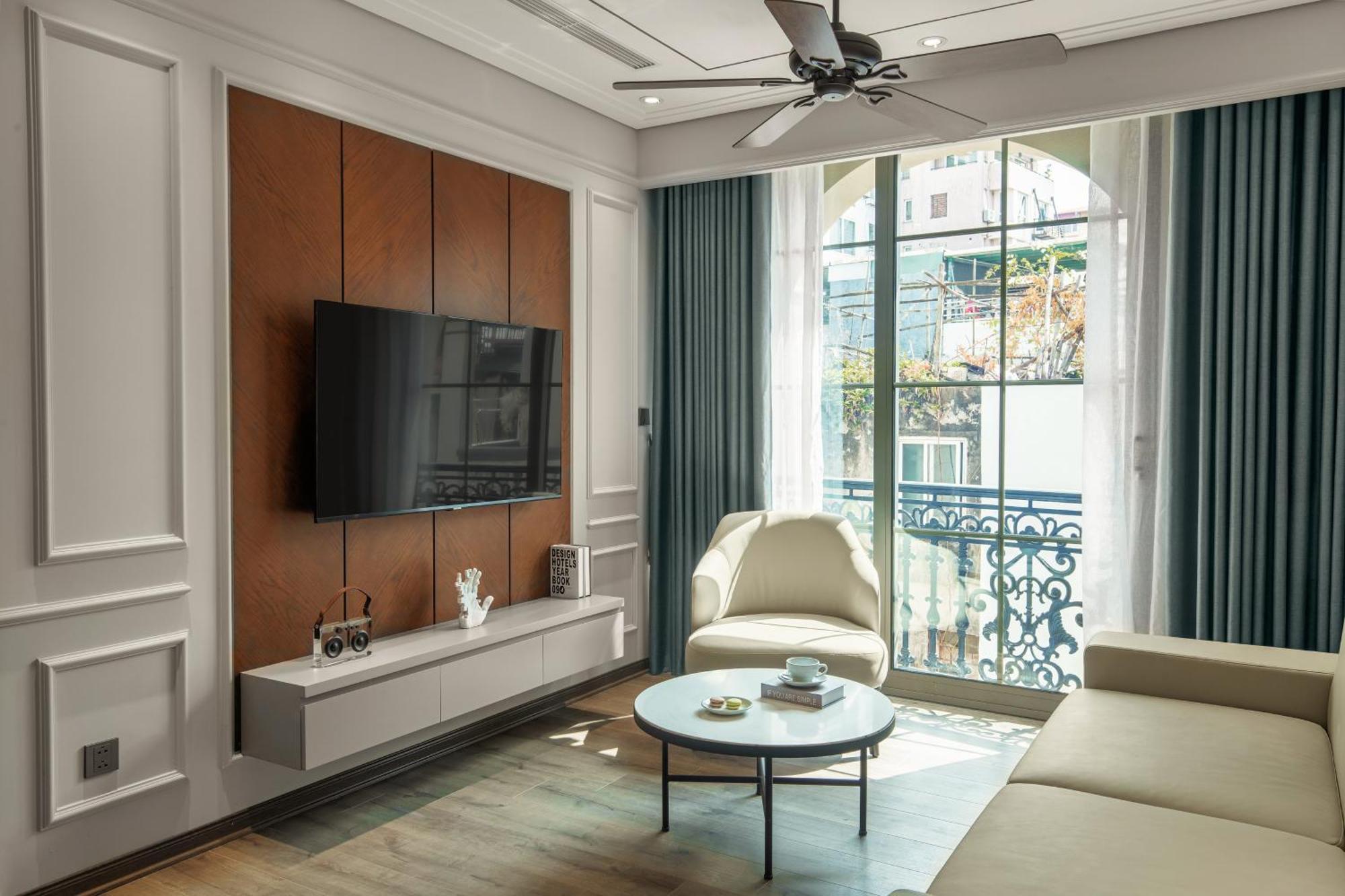 Neo Classic By The Lake Hanoi Exterior photo